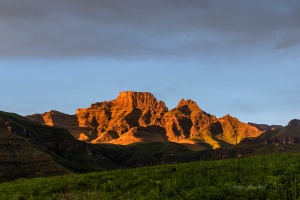 First Light central Drakensberg. South Africa Photo Tour